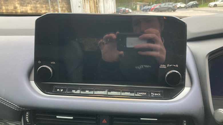 Nissan Qashqai 1.3 DiG-T MH Tekna 5dr Petrol Hatchback